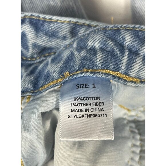 Fashion Nova Light Wash High Waisted Wide Leg Jeans Attached Belt Womens JR Sz 1 - Picture 6 of 8